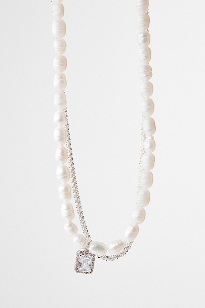 Pack of pearl bead chain necklaces