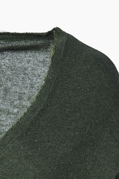 Пуловер с V-образно деколте