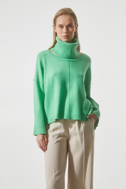 Sweater with removable turtleneck