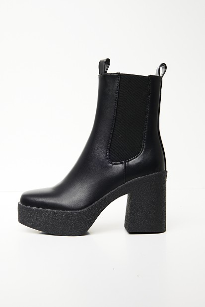 Leather effect chelsea boots