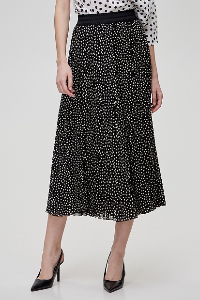 Spotted pleated skirt