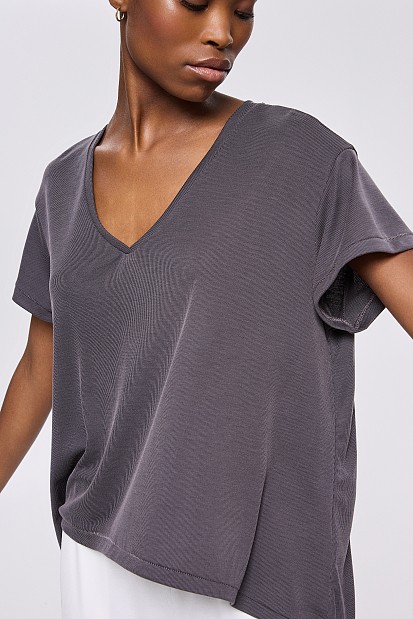 Ribbed blouse with V neck