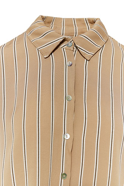 Striped shortsleeve shirt