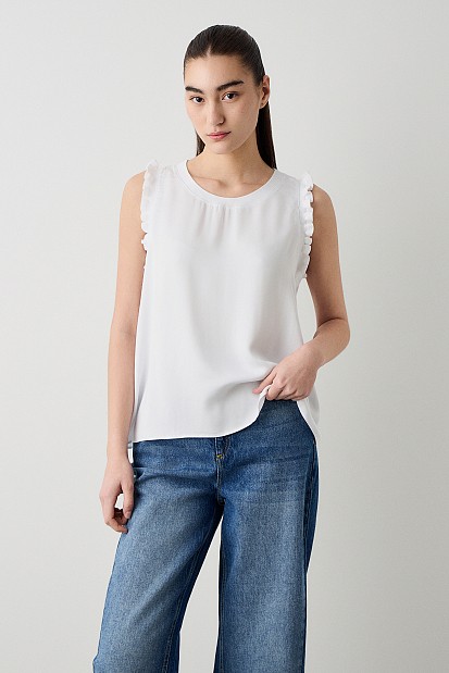 Αμάνικο τοπ με βολανάκι στα μανίκια