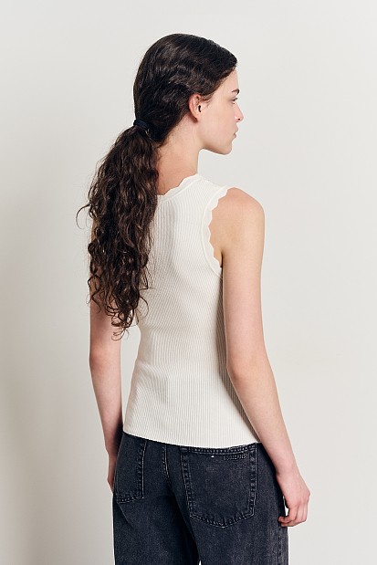 Sleeveless ribbed top with rhinestones