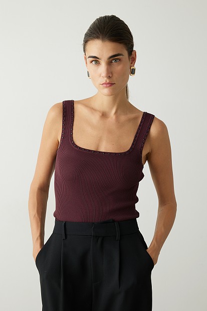 Sleeveless rib top with rhinestones