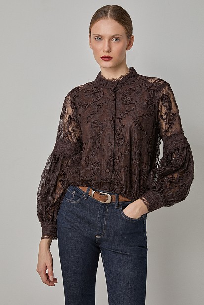 Longsleeves button up blouse with lace