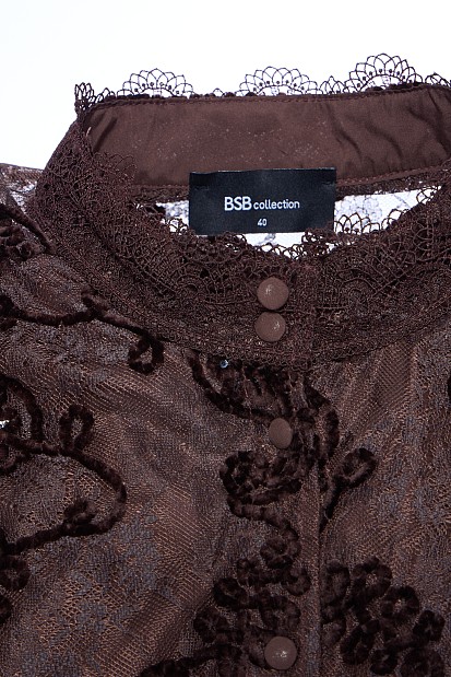 Longsleeves button up blouse with lace