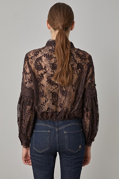 Longsleeves button up blouse with lace