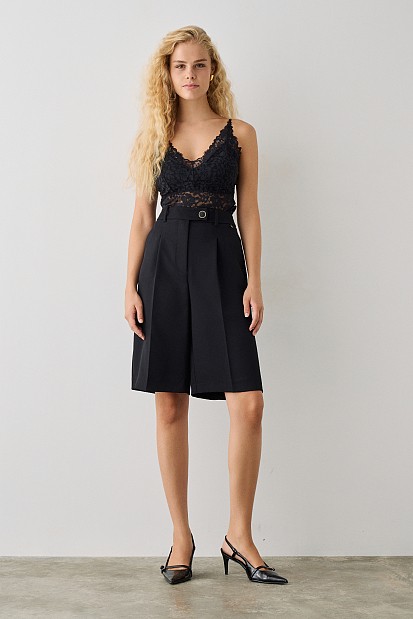 Sleeveless lace top