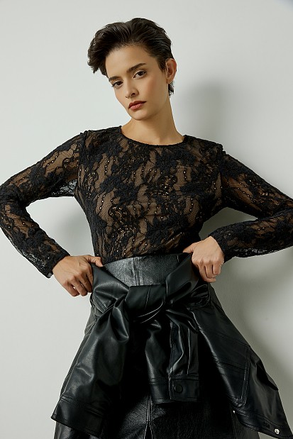 Lace top with cut works