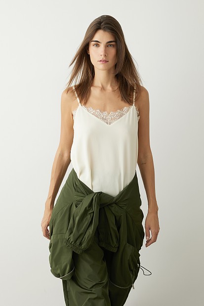 Sleeveless top with lace