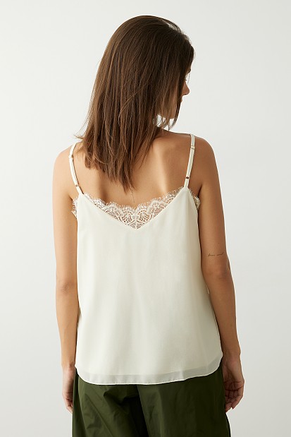 Sleeveless top with lace