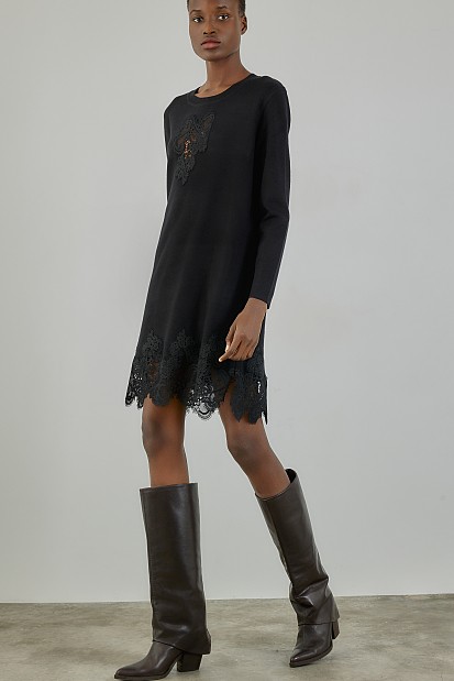 Mini knitted dress with lace