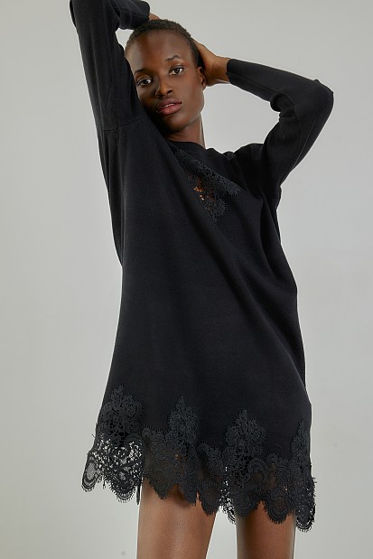 Mini knitted dress with lace
