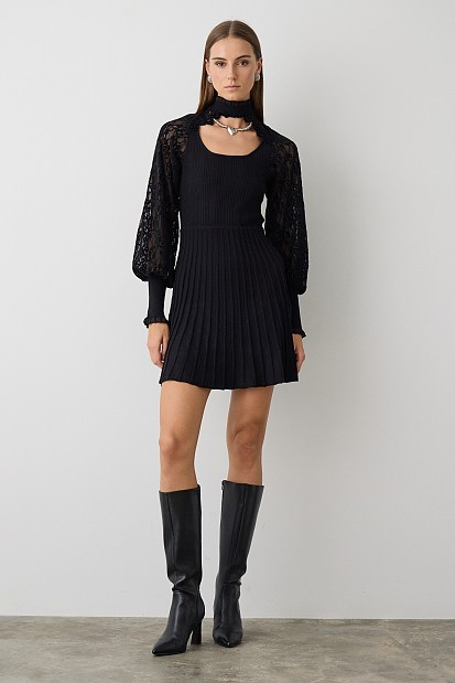 Mini knitted dress with lace