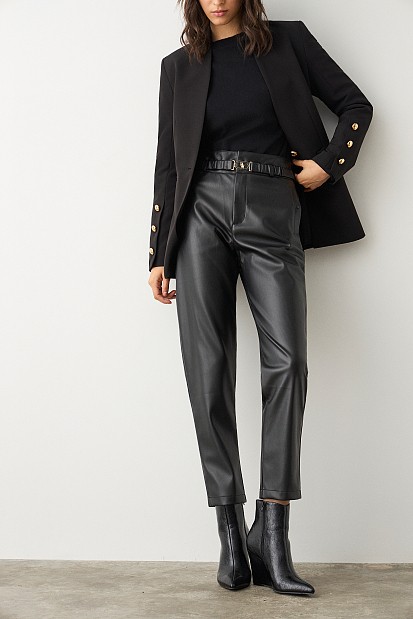 Δερματίνη παντελόνι με ζώνη