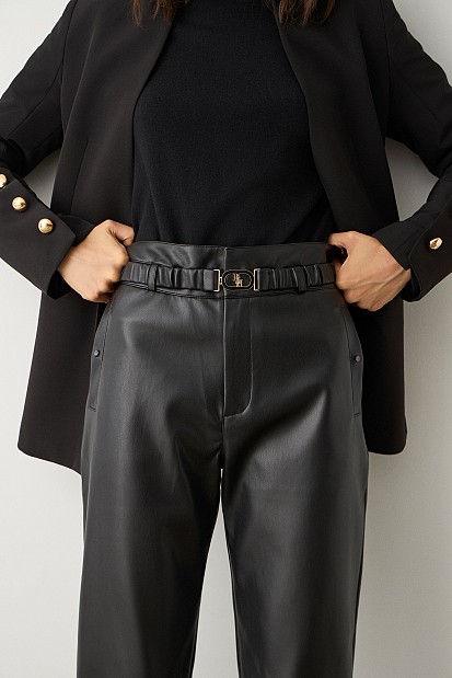 Δερματίνη παντελόνι με ζώνη