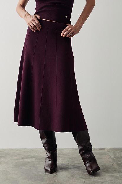 Midi knitted skirt