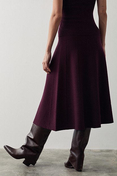 Midi knitted skirt