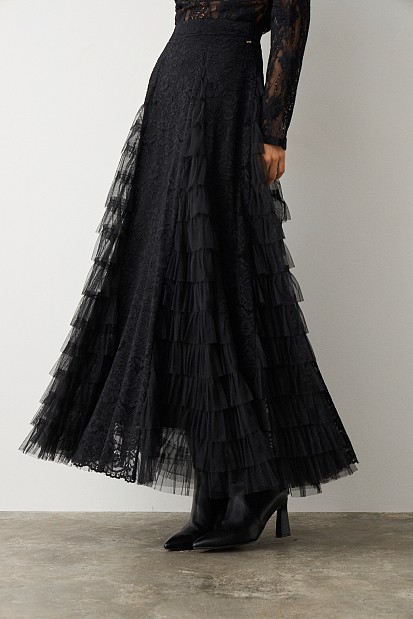 Maxi skirt with lace and tulle