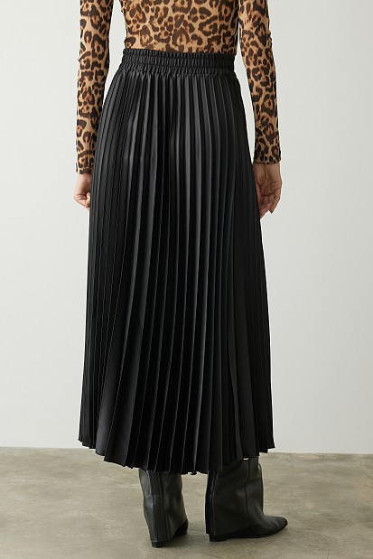 Midi pleated skirt