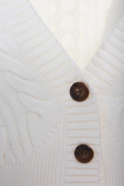 Knitted V cardigan with buttons