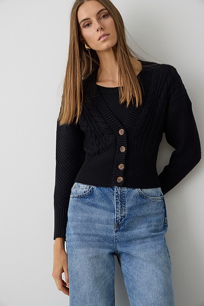 Knitted V cardigan with buttons
