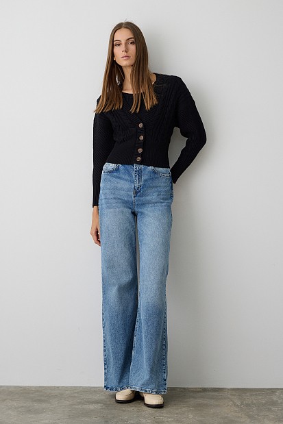 Knitted V cardigan with buttons