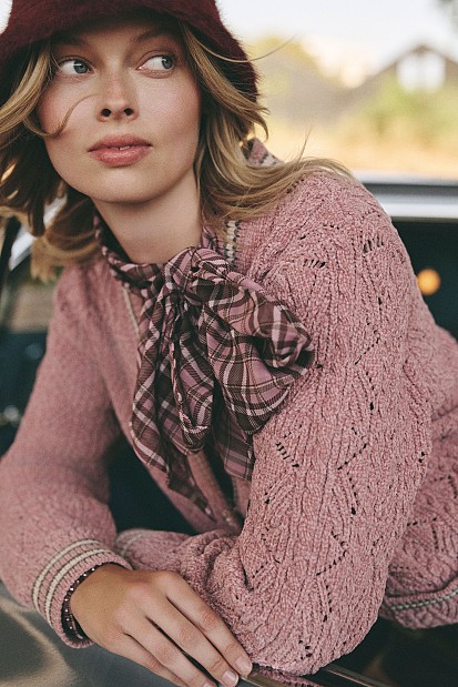 Knitted cardigan with stripe