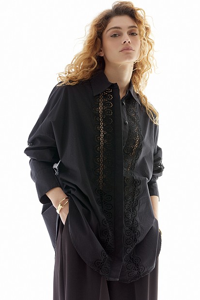 Oversized broderie shirt