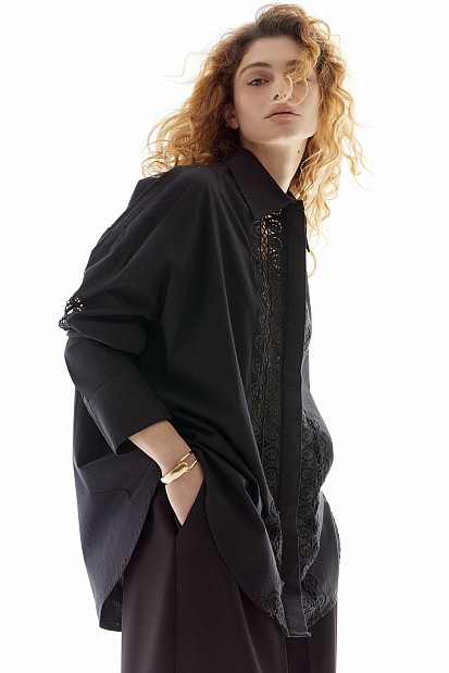 Oversized broderie shirt