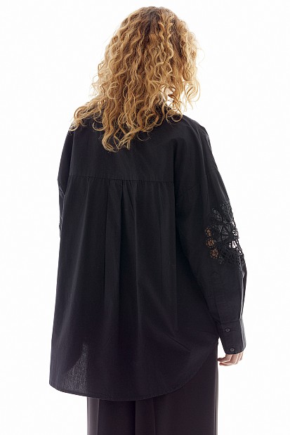 Oversized broderie shirt