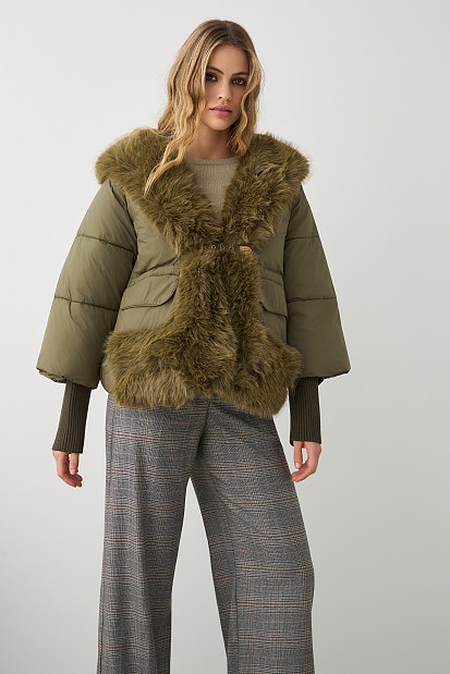 Puffer jacket with faux fur