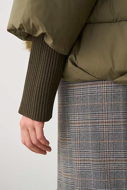 Puffer jacket with faux fur