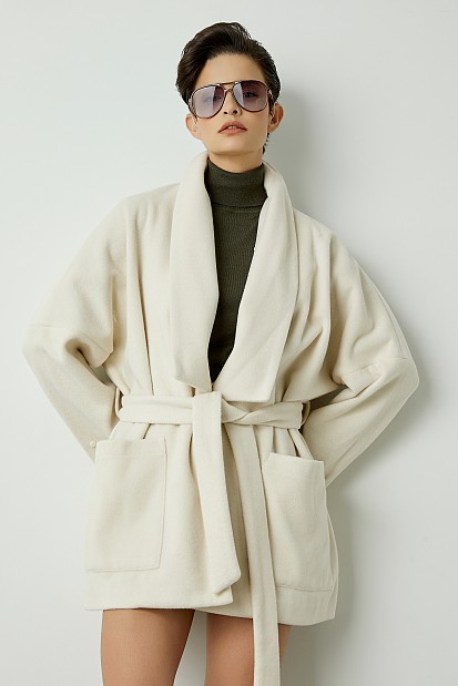 Shortline coat with faux fur