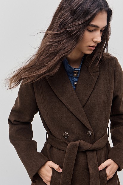 Μακρύ παλτό με κουμπιά