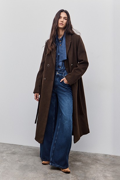 Μακρύ παλτό με κουμπιά