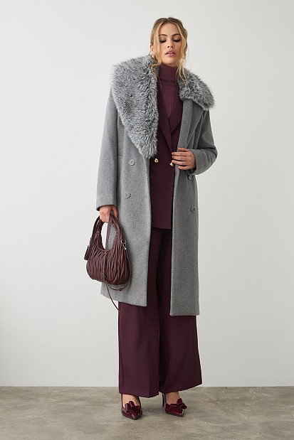Longline coat with furry collar