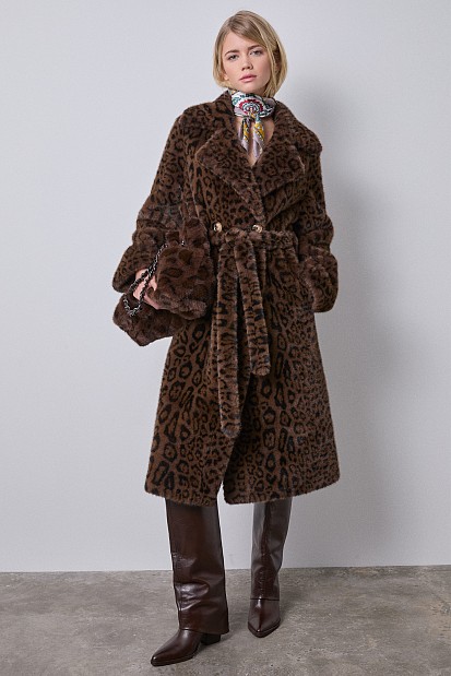Μακριά leopard γούνα