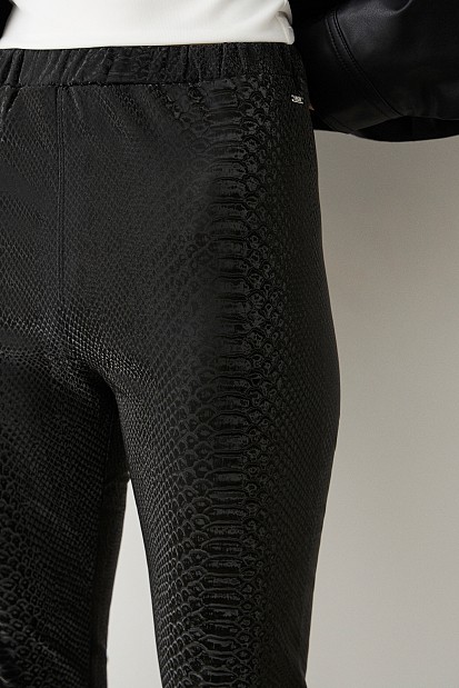 Leggings with snake print