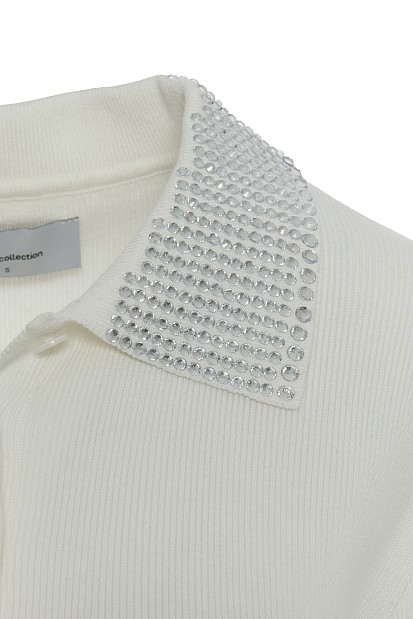 Sweater with rhinestones on the collar