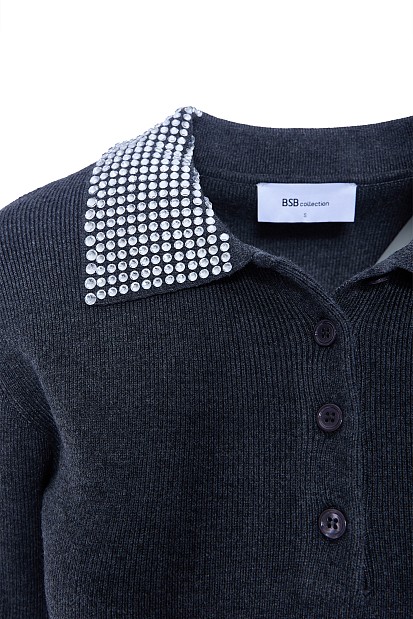 Sweater with rhinestones on the collar