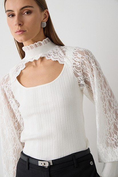Cut-out sweater with lace