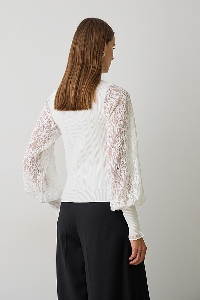 Cut-out sweater with lace