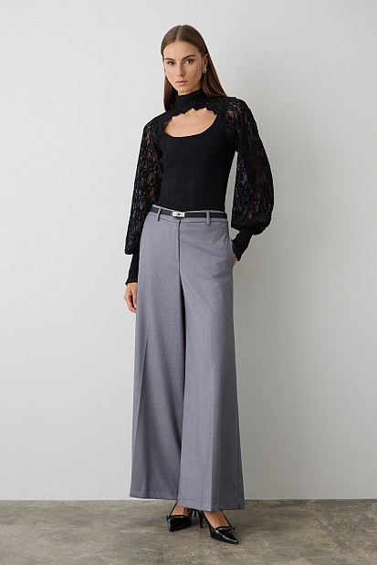 Πουλόβερ cut-out με δαντέλα