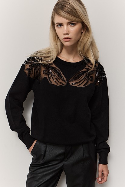 Sweater with motive and beads