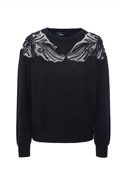 Sweater with motive and beads