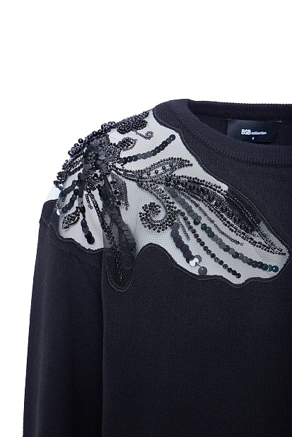 Sweater with motive and beads