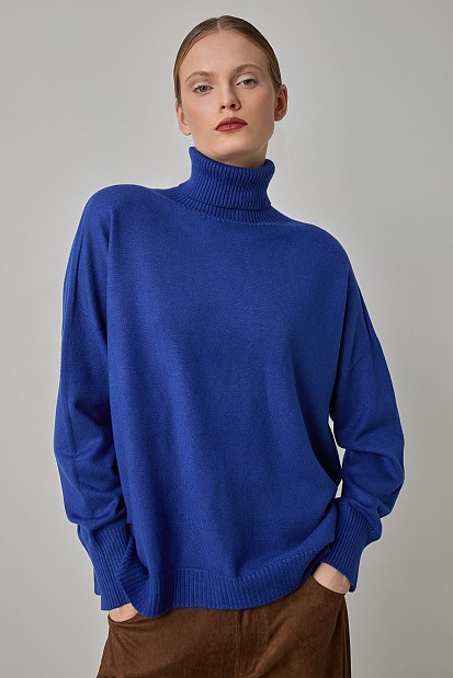 Oversized sweater with turtleneck
